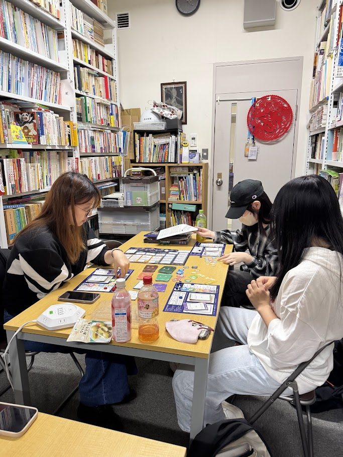 中華圏の素材をカードに落とし込む。