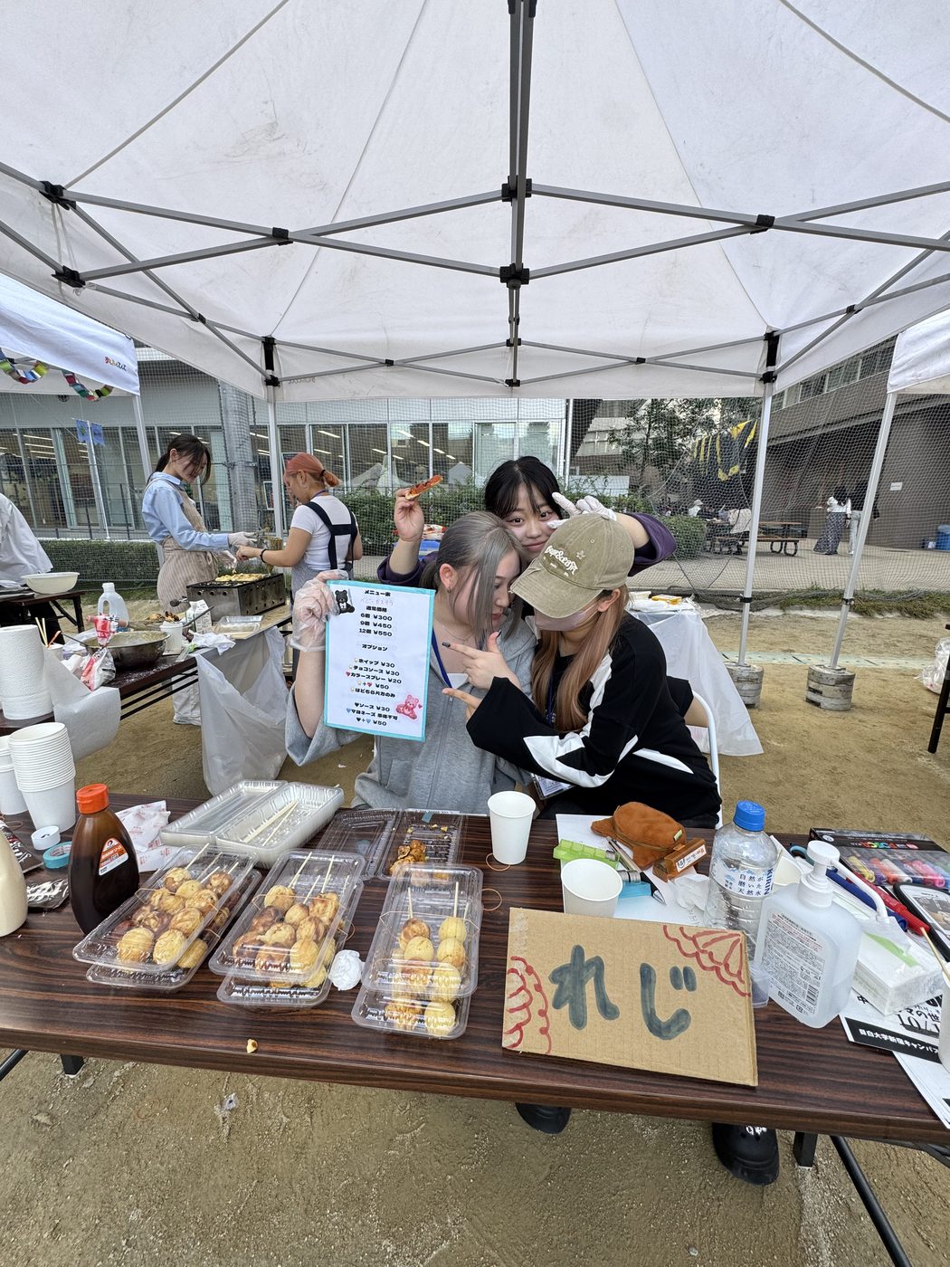 学園祭:1年生の屋台(ベビーカステラ)の写真