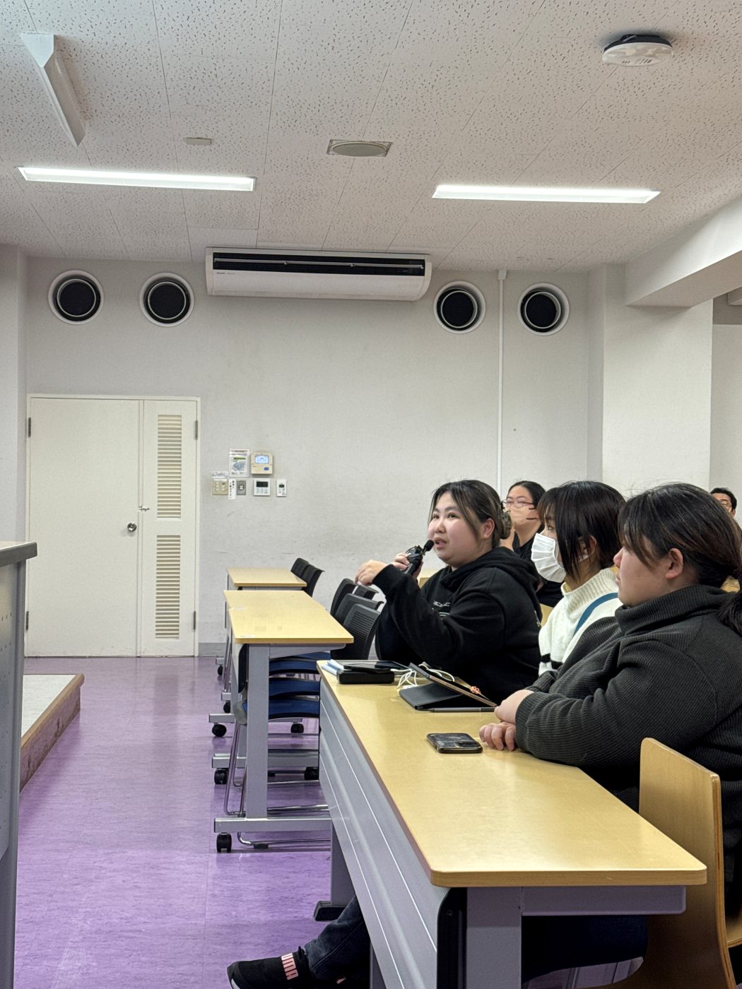 修学支援講座:翻訳に挑戦(ドラマ字幕・書籍・ゲーム)の写真