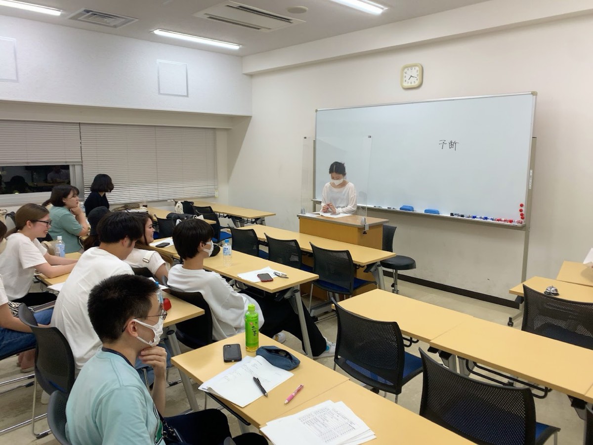 卒業研究 中間発表の写真