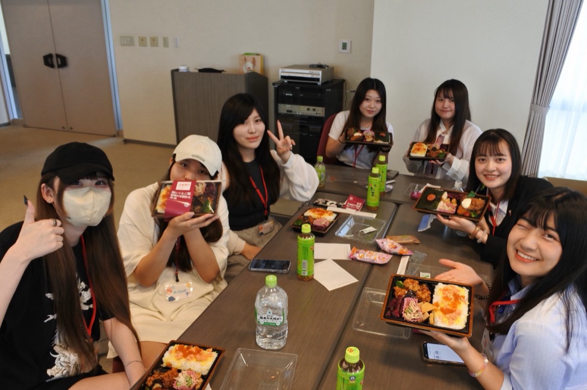 台湾大学生研修団との交流会