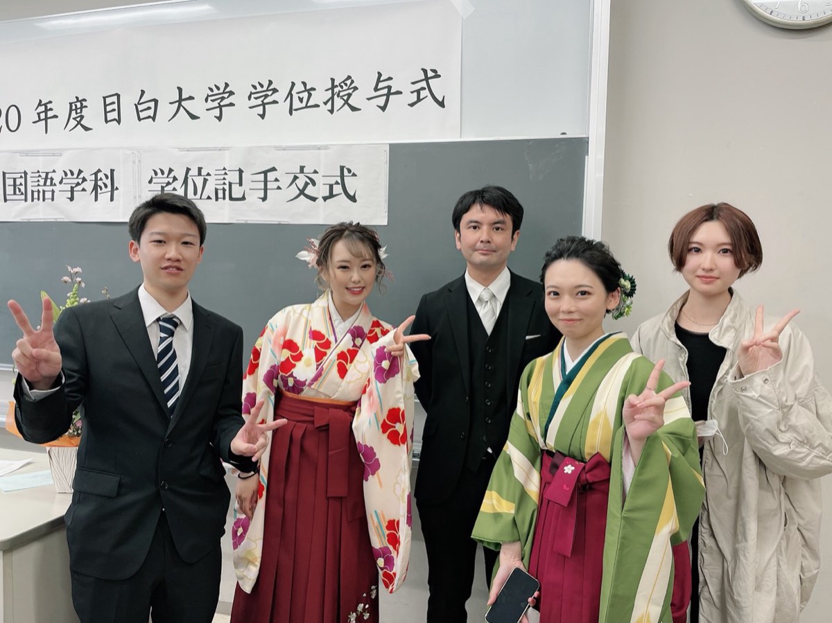 卒業式・学位手交式の写真